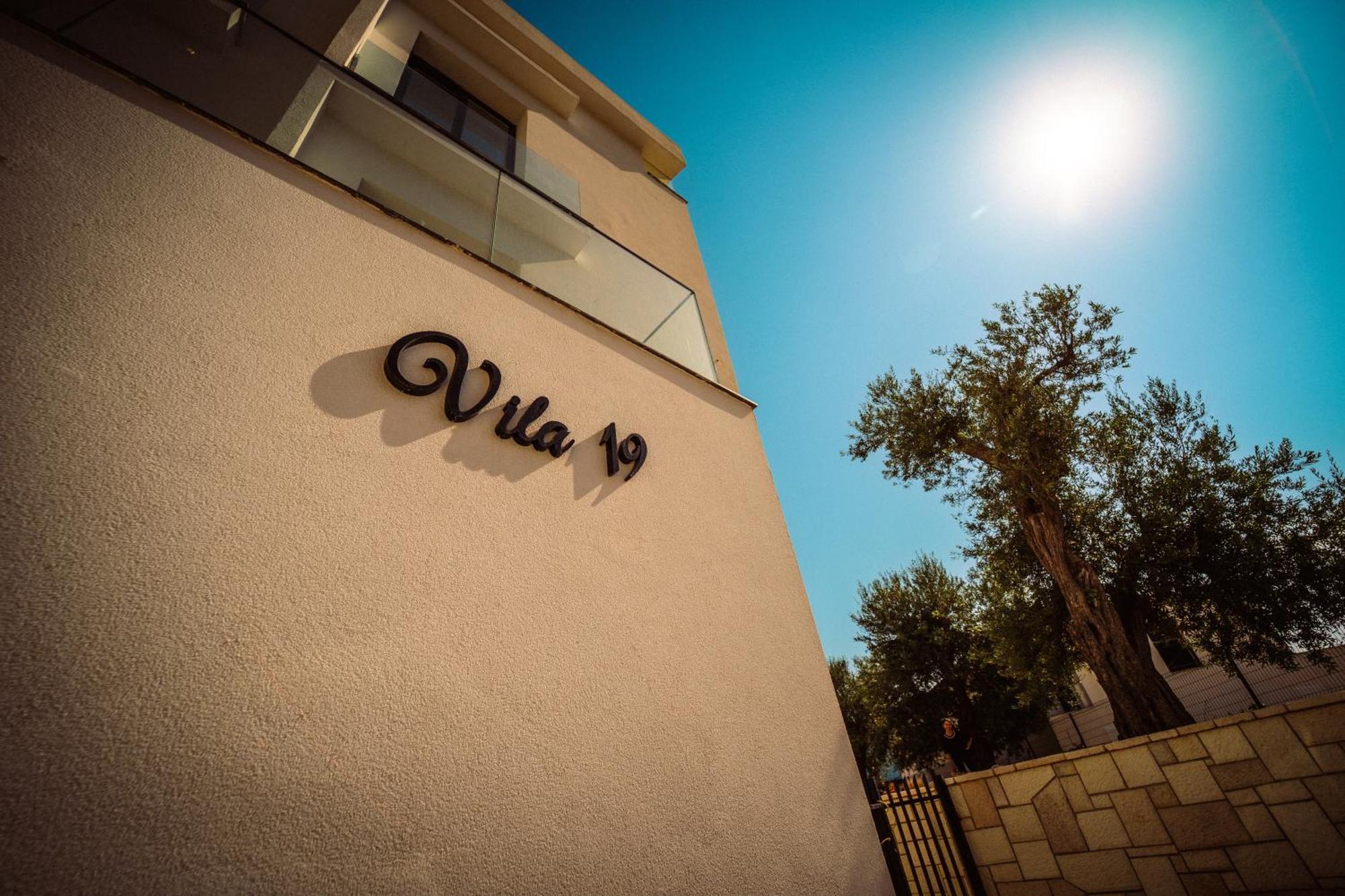 Hotel Vila 19 Dhërmi Exterior foto